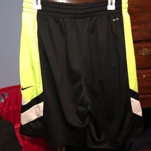 NIKE DRIFIT basketball shorts